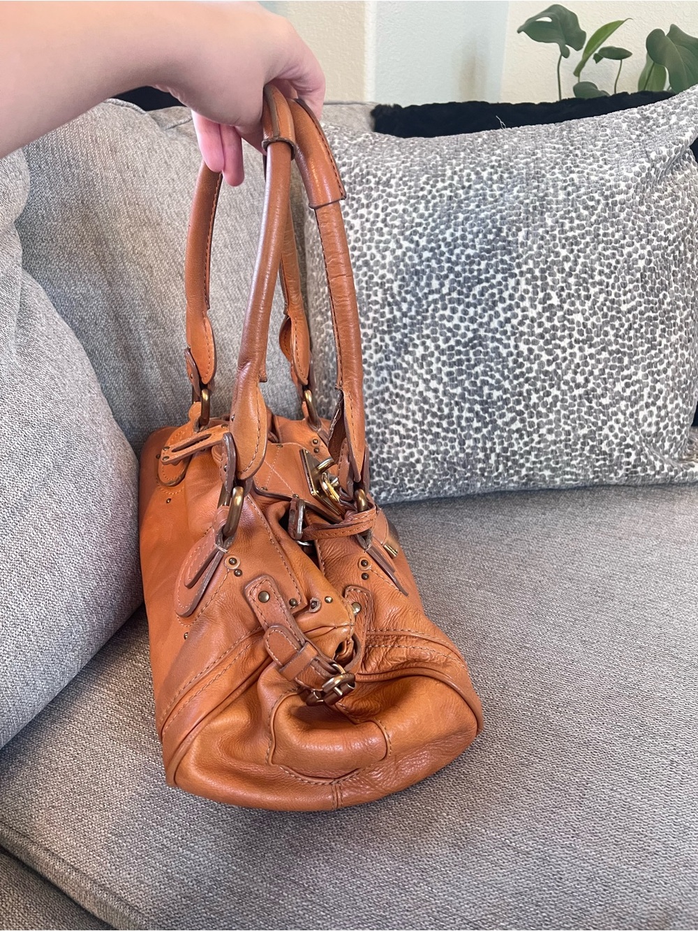 Chloe Paddington Camel Tan Leather Handbag with Gold Accents - Picture 3 of 11